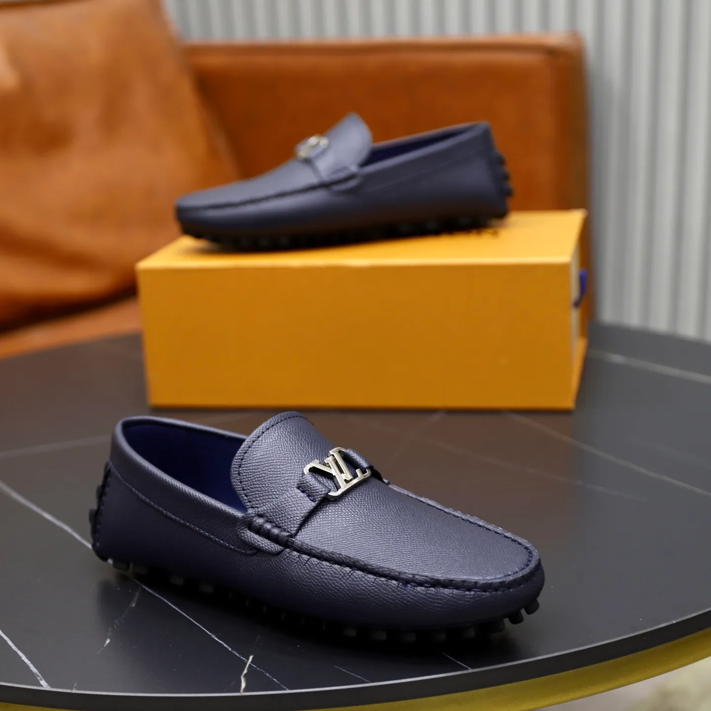 Ex-factory price: 480💰【LV】Louis Vuitton ⚠️High-end men’s driving and pedal series ⚠️38-44 (customized for 45) ⚠️All original cowhide leather! Thick and soft! Made entirely of calfskin lining! The latest non-slip beanie sole! Three-dimensional package technology! Fashionable and classic! Handicrafts! Original high quality! Feel free to compare!